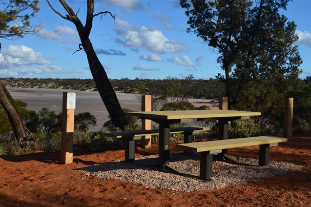 Top tips for four-wheel-driving on South Australia’s famous Googs Track