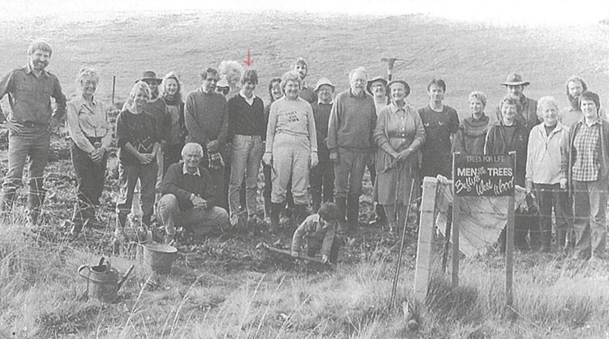 Lindy Lawson with Trees For Life volunteers in the 1980s